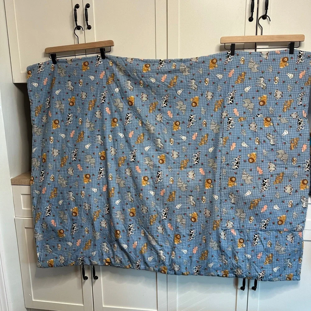 VTG Handmade Noahs Ark Quilt Nursery Comforter Blue Animal Family Pocket (40x52)